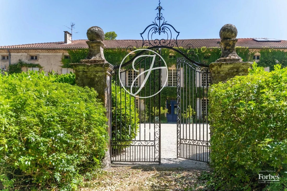 Estate in Faubourg Est-Peraudel, Castres, France 1 - 18488580