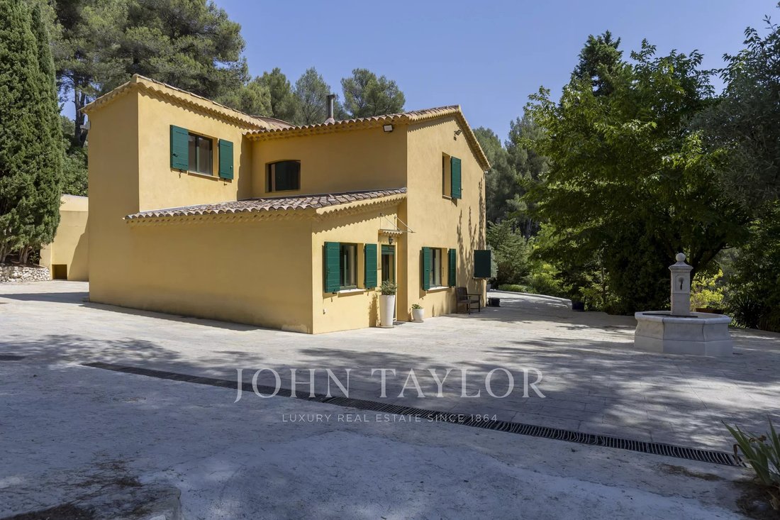 Estate in Golf-Embus-Enco de Botte-Bellons, Allauch, France 4 - 18488558