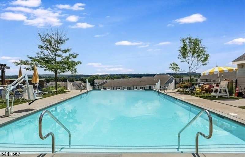 Condo in Cedar Grove, New Jersey, United States 2 - 18488327