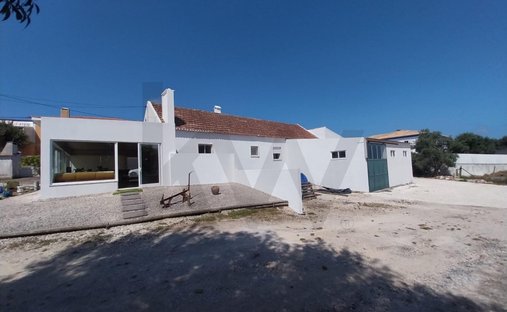 Townhouse in Encarnacao, Lisbon, Portugal 1