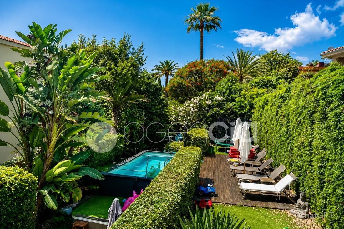 House in Cannes, Provence-Alpes-Côte d'Azur, France 1 - 18488469