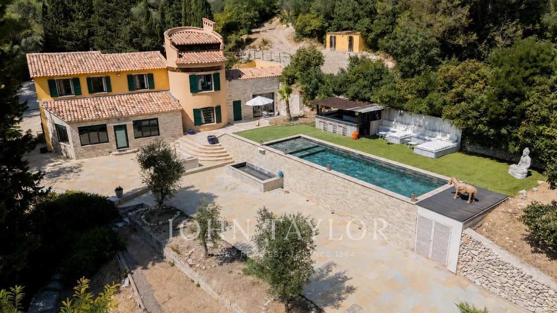 Estate in Golf-Embus-Enco de Botte-Bellons, Allauch, France 1 - 18488558