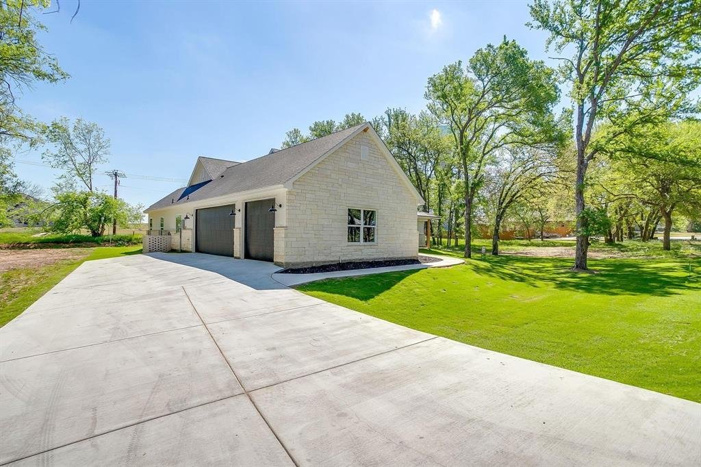 House in Granbury, Texas, United States 2 - 18488346