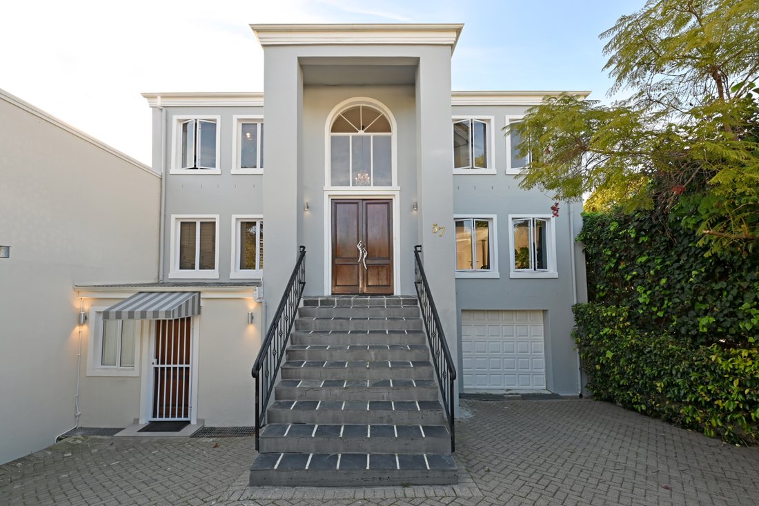 Townhouse in Cape Town, Western Cape, South Africa 2 - 18488290