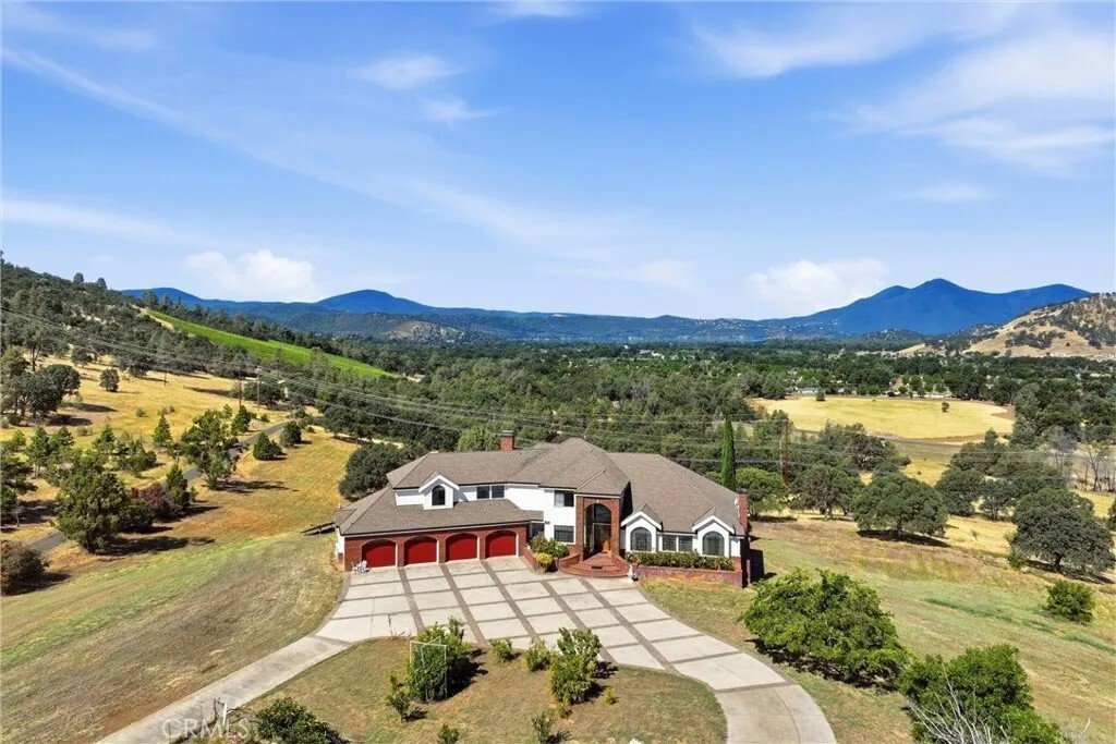 House in Clearlake, California, United States 3 - 18322004