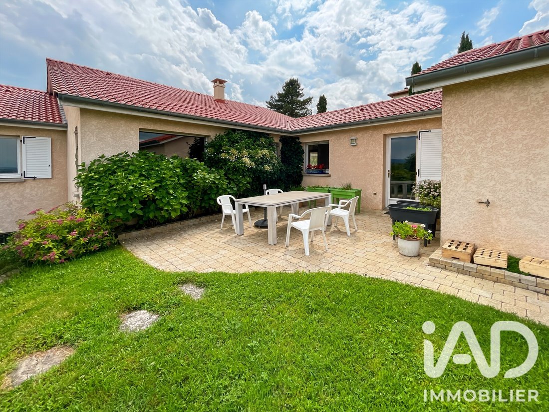 House in Saint-Genest-Lerpt, Auvergne-Rhône-Alpes, France 2 - 17959458