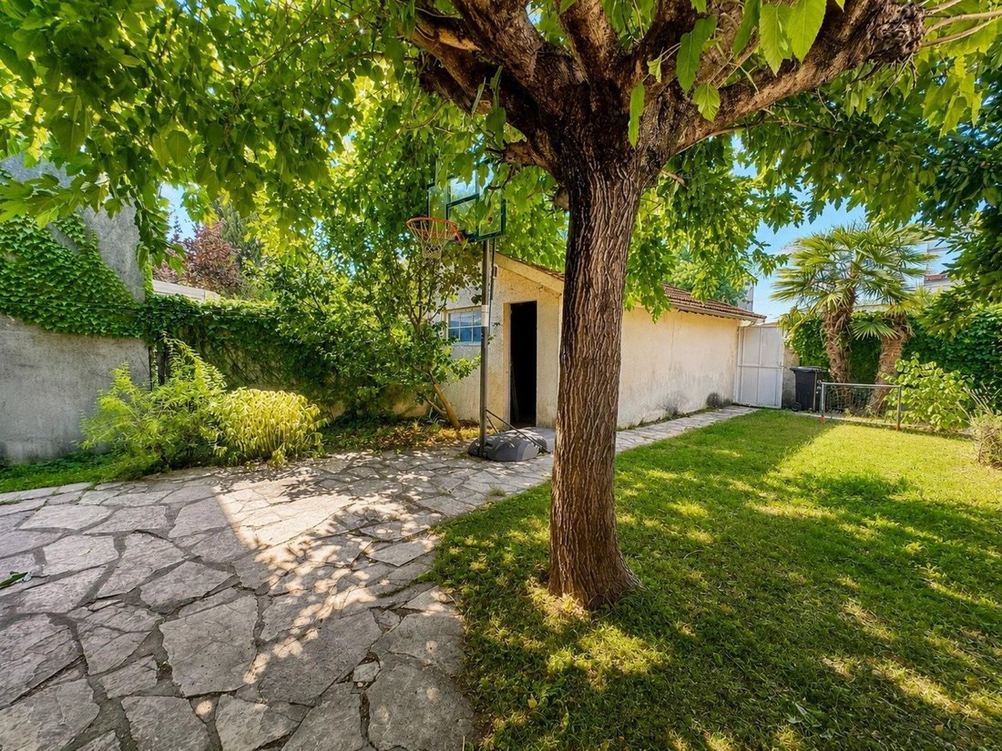 House in Caudéran-Barrière Judaïque, Bordeaux, France 2 - 18489356