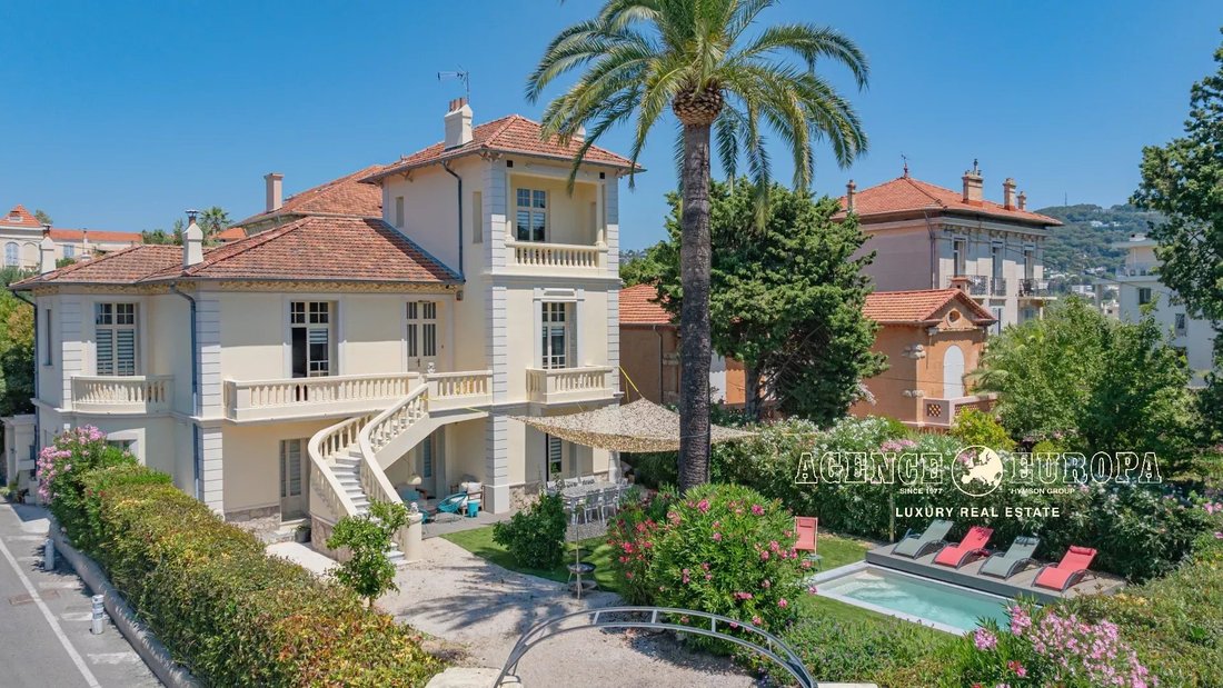Villa in Vallergues, Cannes, France 2 - 18488913