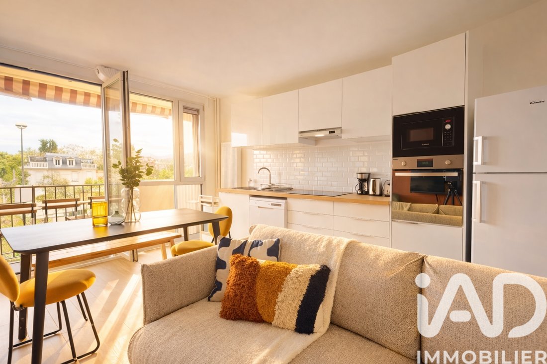 Apartment in Gabriel Péri-Estienne d'Orves, Colombes, France 1 - 17322949