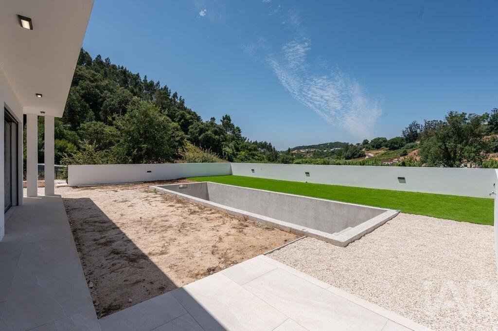Townhouse in Alvorninha, Leiria District, Portugal 3 - 18489229