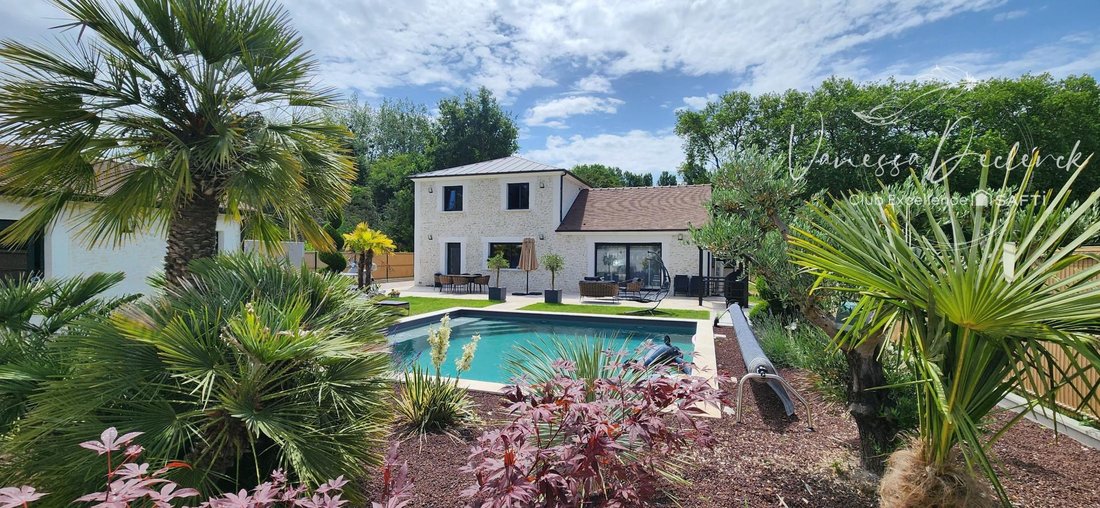 House in Le Val-Saint-Germain, Ile-de-France, France 1 - 18489348