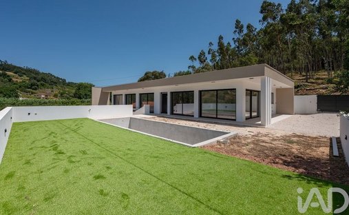 Townhouse in Alvorninha, Leiria District, Portugal 1