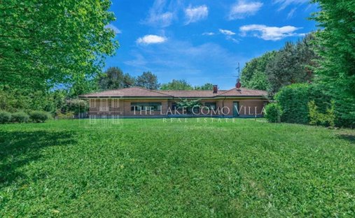 Villa in Bregnano, Lombardy, Italy 1