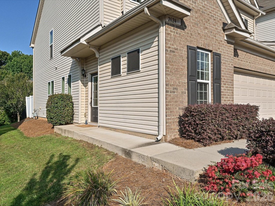 Townhouse in Charlotte, North Carolina, United States 2 - 18488807