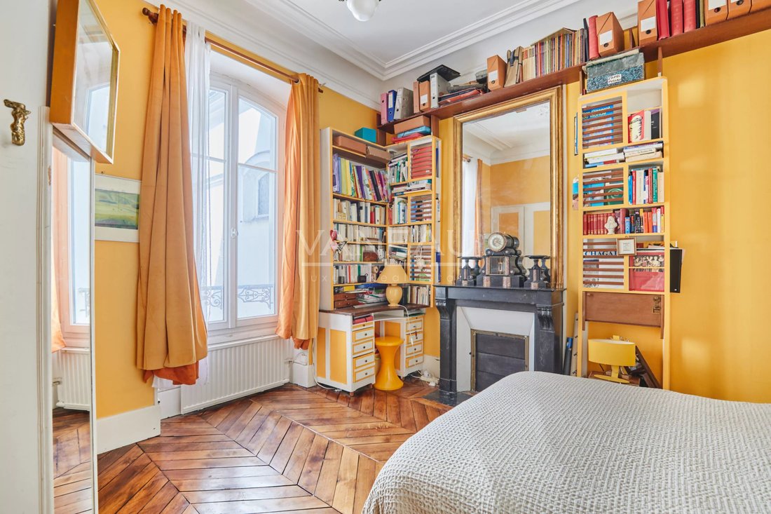 Apartment in Saint Thomas d'Aquin, Paris 7e Arrondissement, Paris 4 - 18488803