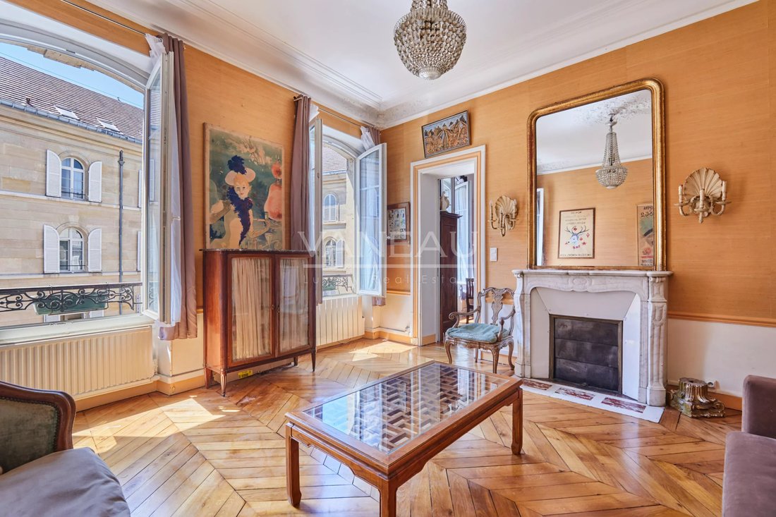 Apartment in Saint Thomas d'Aquin, Paris 7e Arrondissement, Paris 1 - 18488803