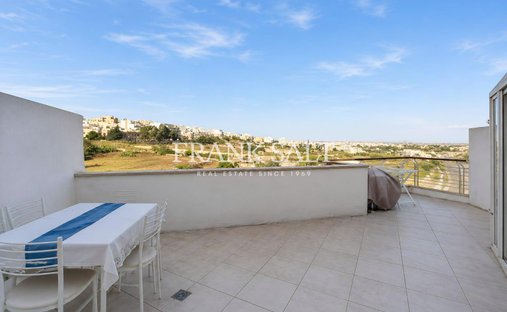 Attico a Musta, Malta 1