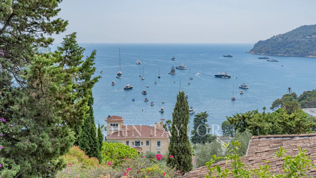 Casa en Villefranche-sur-Mer, Provenza-Alpes-Costa Azul, Francia 1 - 18488743
