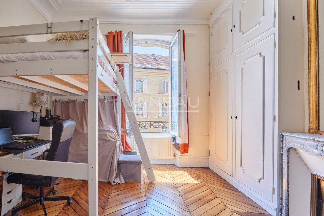 Apartment in Saint Thomas d'Aquin, Paris 7e Arrondissement, Paris 5 - 18488803