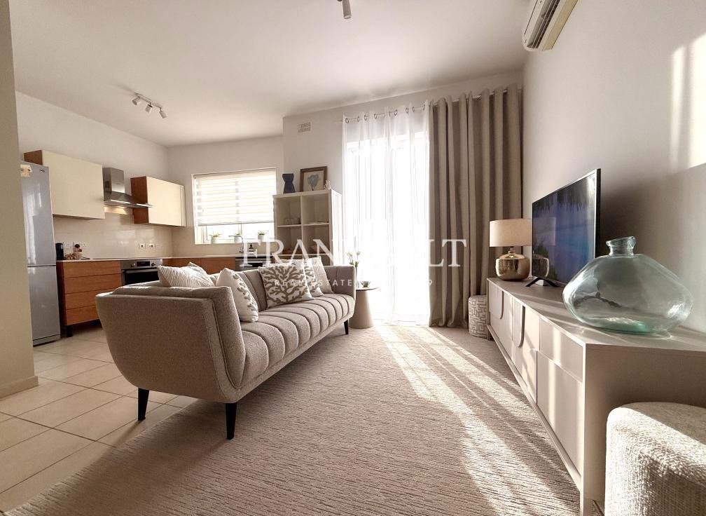 Apartment in Saint Julian's, Malta 4 - 17776036