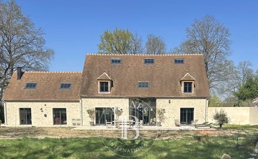 House in Saint-Léger-en-Yvelines, Ile-de-France, France 1