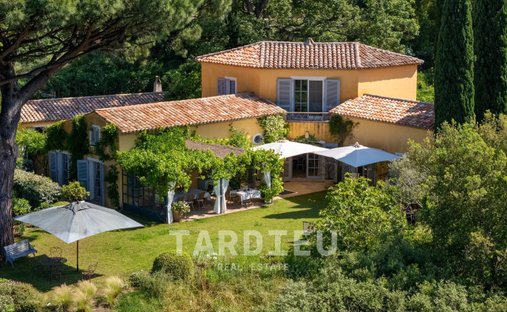 Estate in Gassin, Provence-Alpes-Côte d'Azur, France 1