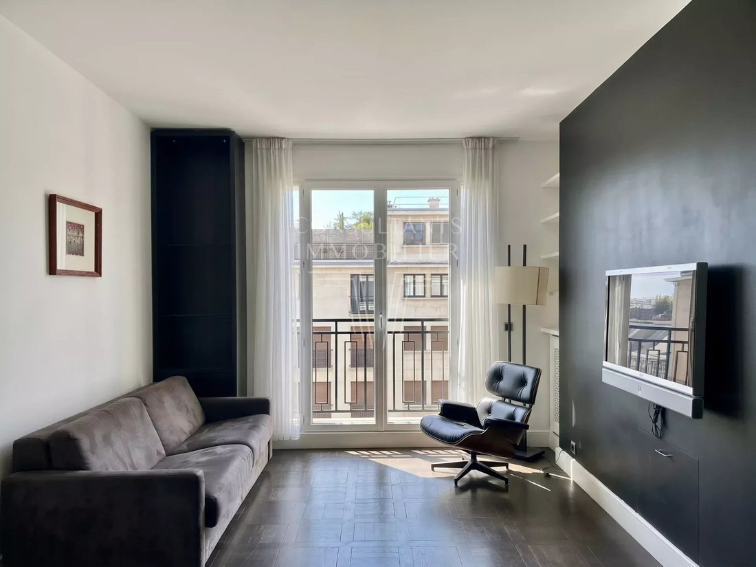 Apartment in Triangle d'Or, Paris 8e Arrondissement, Paris 2 - 18064764