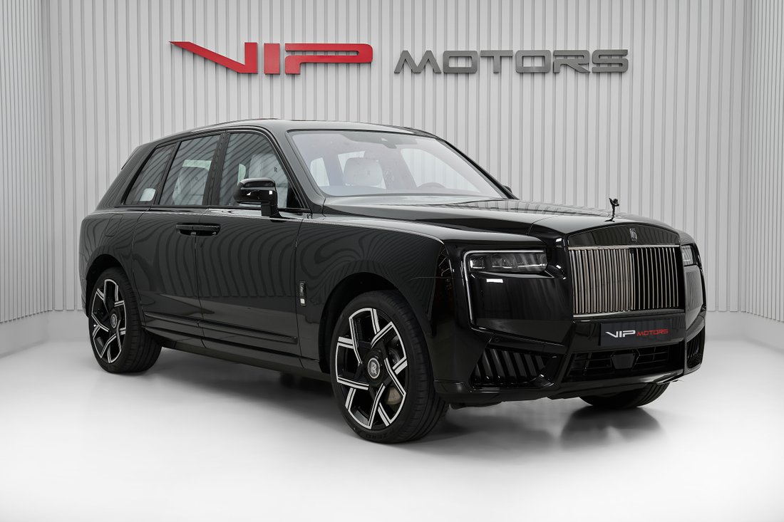 Suv in Dubai, United Arab Emirates 1 - 18489251