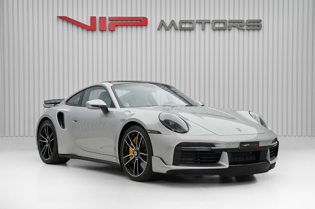Coupe in Dubai, United Arab Emirates 1 - 18489249