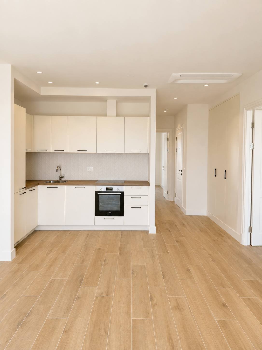 Apartment in Milovići, Tivat Municipality, Montenegro 4 - 18489253