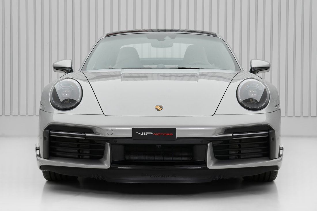 Coupe in Dubai, United Arab Emirates 2 - 18489249