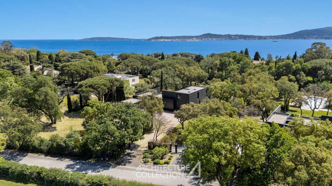 Villa in Grimaud, Provence-Alpes-Côte d'Azur, France 2 - 18489179