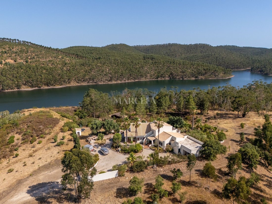 Villa in Marmelete, Algarve, Portugal 1 - 18489245