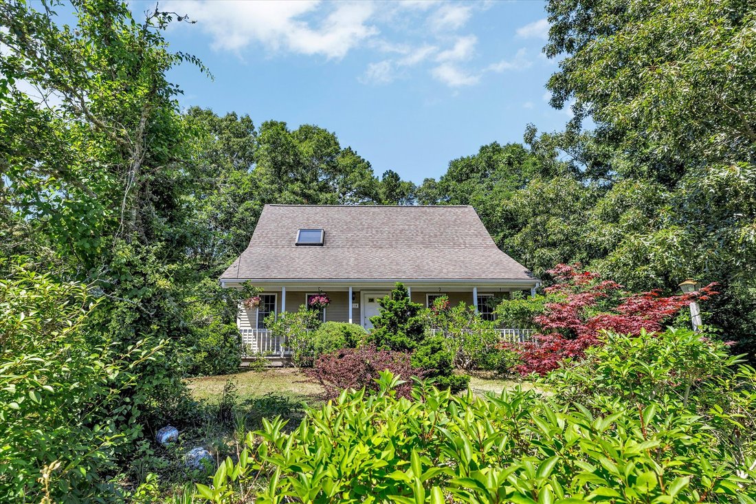 House in Mashpee, Massachusetts, United States 1 - 18489212
