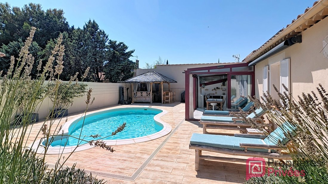Villa in Saint-Chamas, Provence-Alpes-Côte d'Azur, France 2 - 18489176