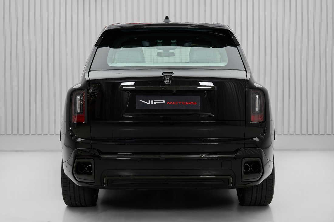 Suv in Dubai, United Arab Emirates 5 - 18489251