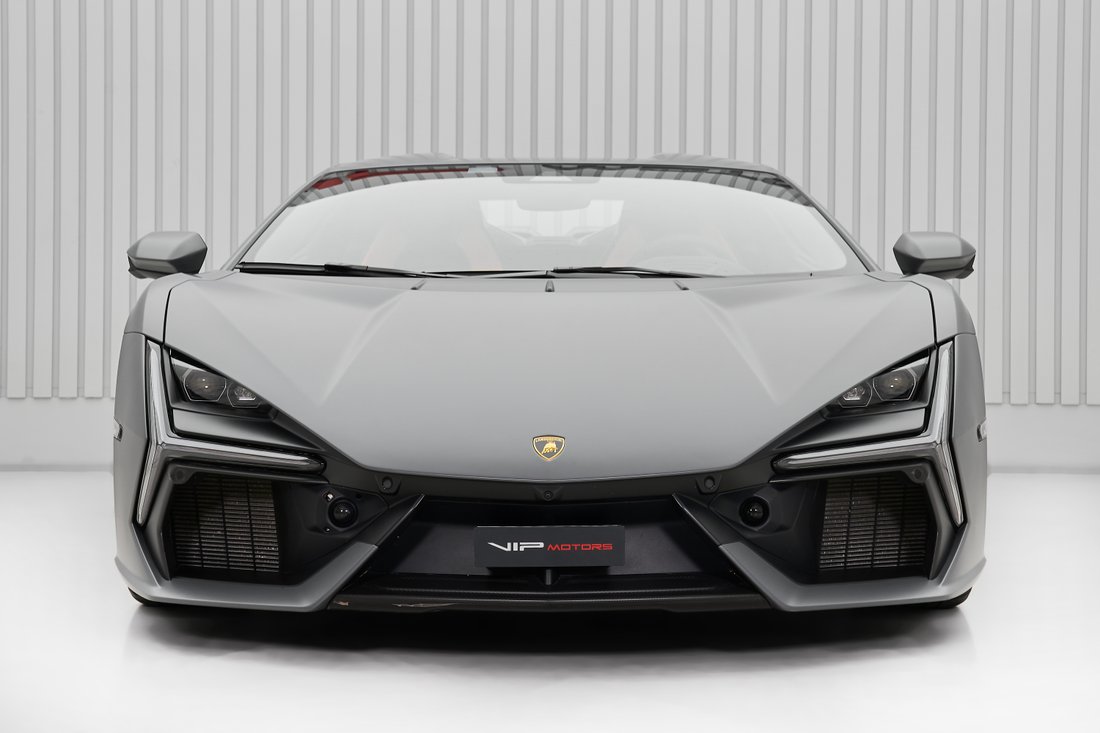 Coupe in Dubai, United Arab Emirates 2 - 18489239