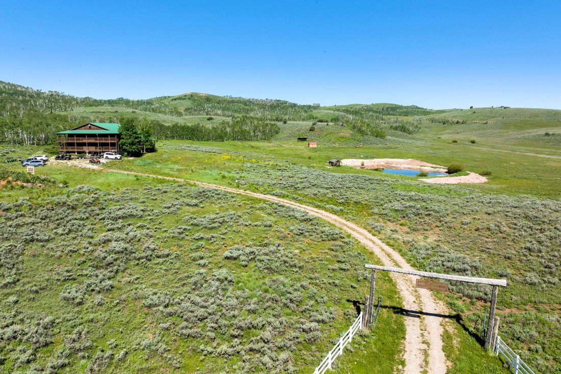 Huntsville, Utah, United States 1 - 18489323
