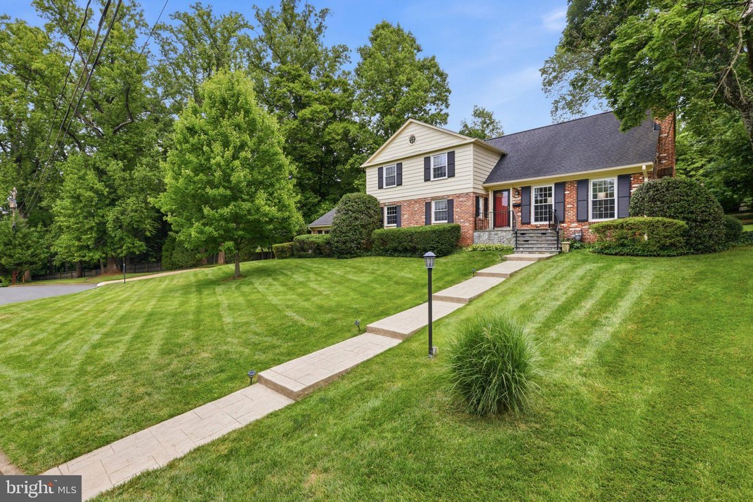 House in Idylwood, Virginia, United States 4 - 18489462