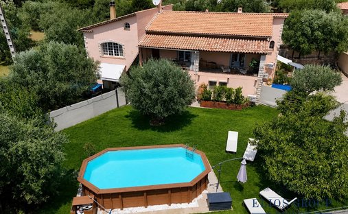 Country House in Seillans, Provence-Alpes-Côte d'Azur, France 1