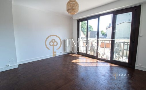 Apartment in La Faiencerie-Le Clos Saint Cyr, Bourg-la-Reine, France 1