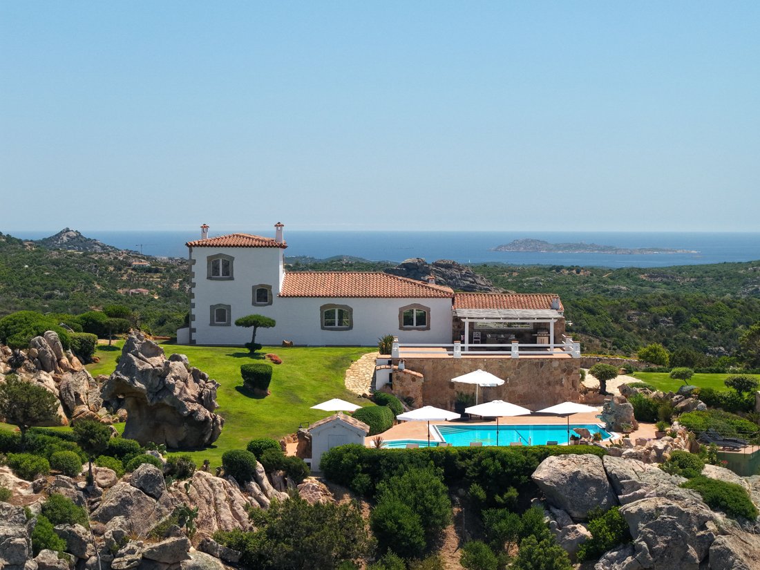 Villa in Arzachena, Sardinia, Italy 1 - 18489270