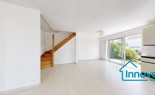 House in Forêt, Velizy-Villacoublay, France 1
