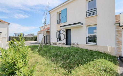 Centre Ville, Mennecy, France 1