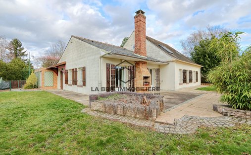 House in Vieux Village-Murs du Parc, Marolles-en-Brie, France 1