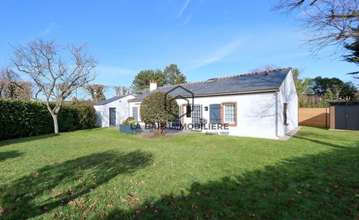House in Vieux Village-Murs du Parc, Marolles-en-Brie, France 1