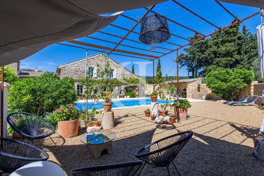 Country House in Uchaux, Provence-Alpes-Côte d'Azur, France 1 - 17545527