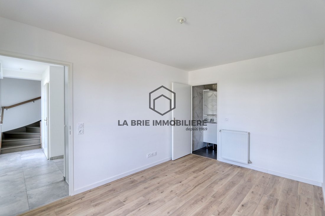 House in Centre Ville, Mennecy, France 3 - 18489388