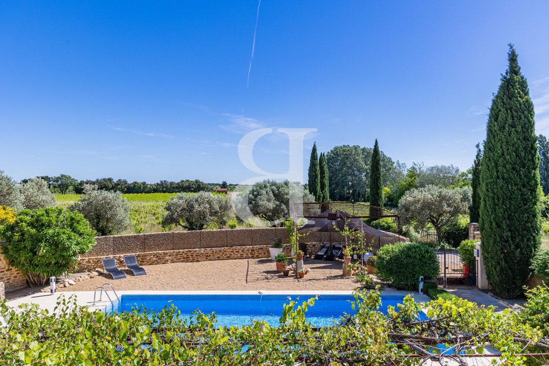Country House in Uchaux, Provence-Alpes-Côte d'Azur, France 2 - 17545527