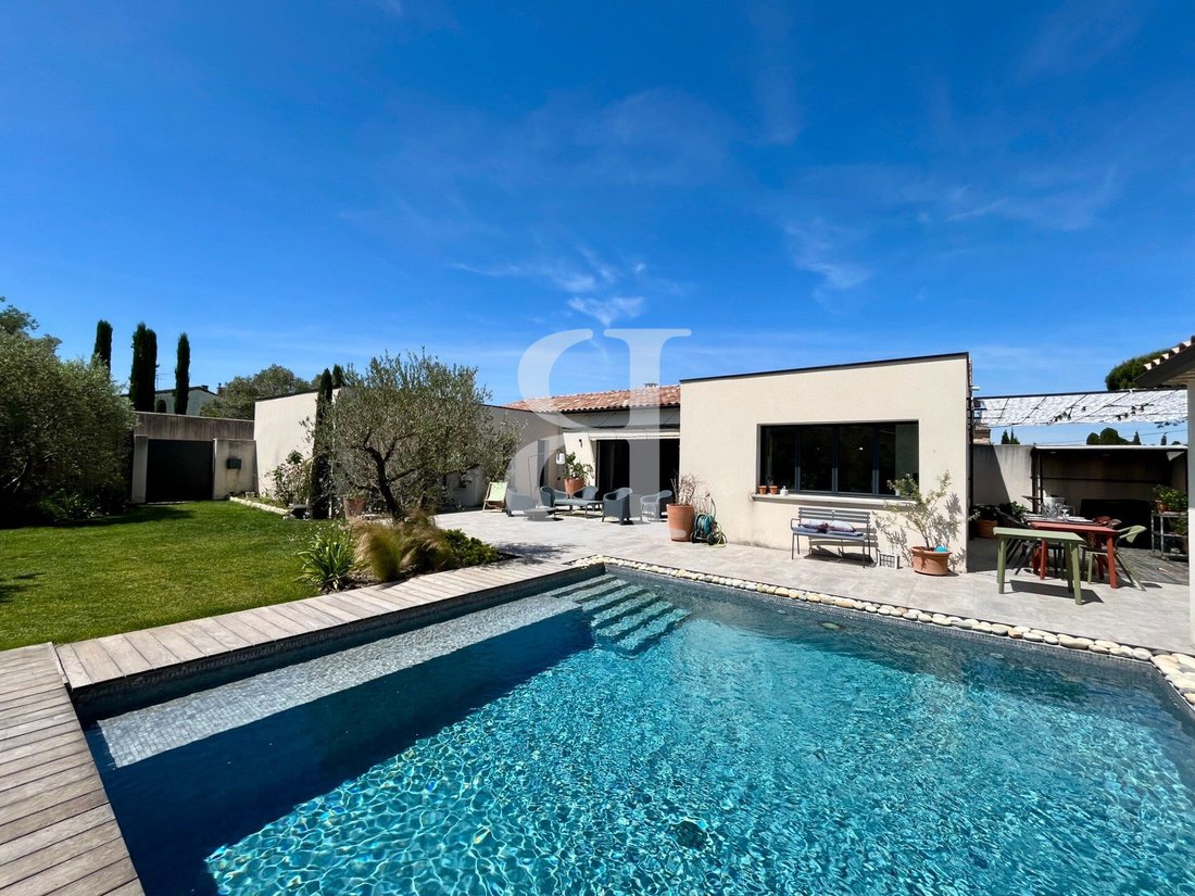 Villa in Saint-Rémy-de-Provence, Provence-Alpes-Côte d'Azur, France 1 - 17143843